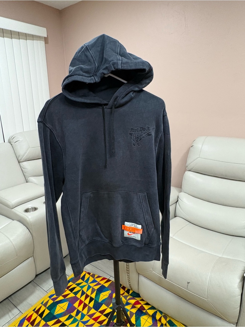 Nike Sportswear Drip Hoodie Sweatshirt
Size Small
Box#8